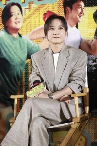 贾玲路演的表成焦点,原来是她妈妈的,这款手表你也可以拥有!
