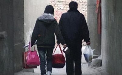 2007年江西女孩上同学家玩,误入同学父亲卧室后,撞破他的另一面