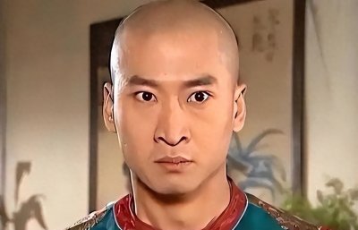 ​55岁周杰现状，父母早已离世，无戏可拍至今未婚，自称无家可归