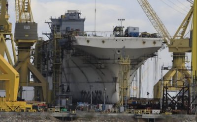 中国005型航母2025年下水?美媒:颠覆性技术加持,满载超10万吨